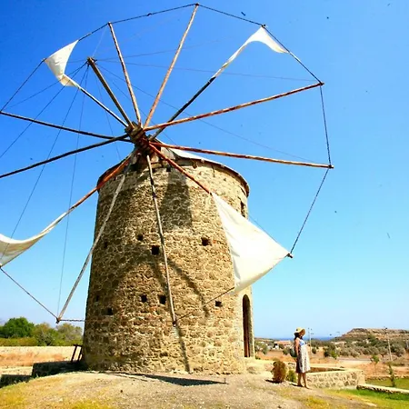 Zephyros City מלון *
